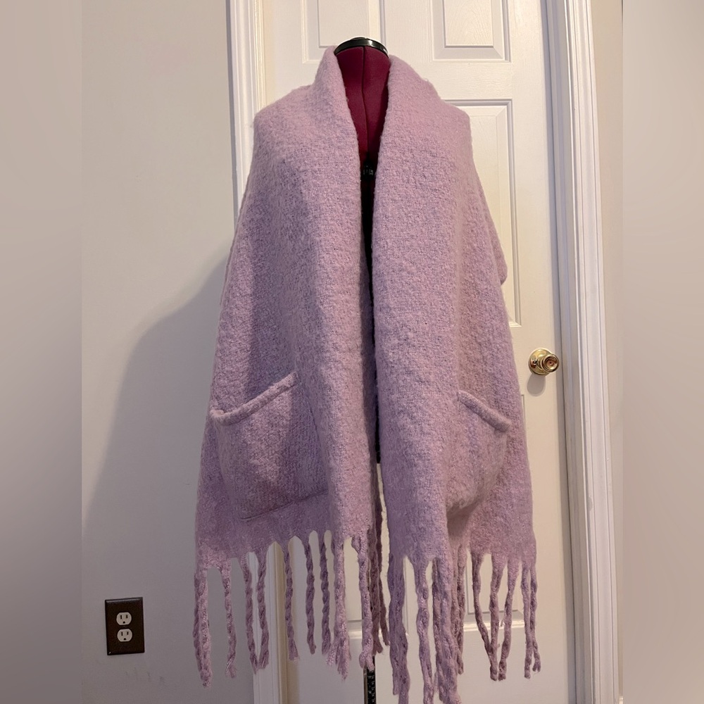 ✨Steve Madden Super Soft Muffler With Pockets Light Purple Oversized Scarf/Wrap✨